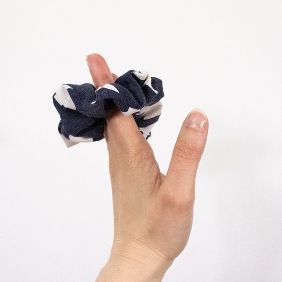 *Navy  Star Scrunchie - Picture 1 of 5